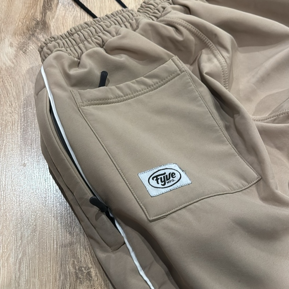 Fyve MFG Snowboarding Skiing Pants